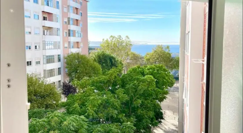 Atlantic Vista, sunny and steps from the beach - Image 1