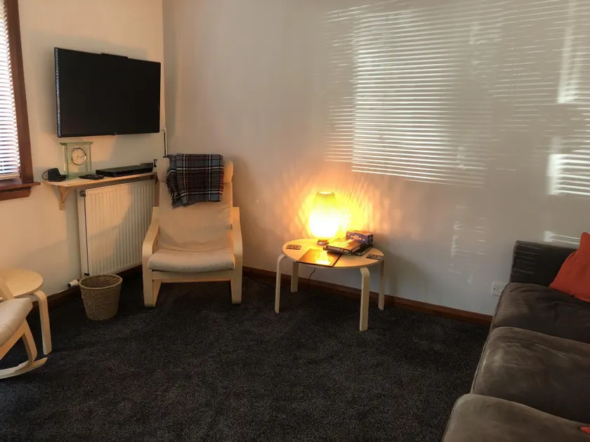 NEW Super 2BD Flat near Dalkeith Town Centre - Image 1
