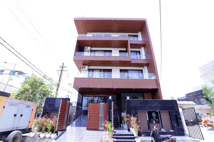 THE ROYAL VILLA - Noida Sector 70 - Image 1