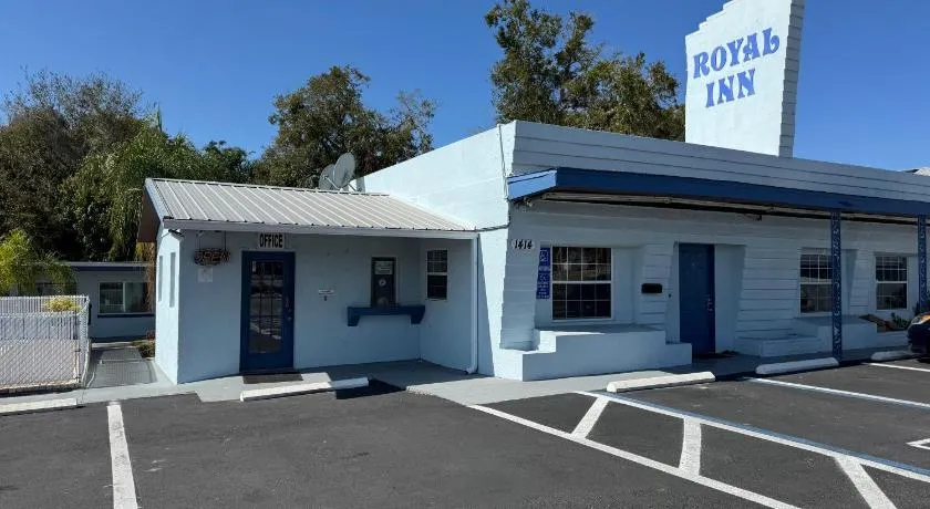 Royal Inn - Image 1