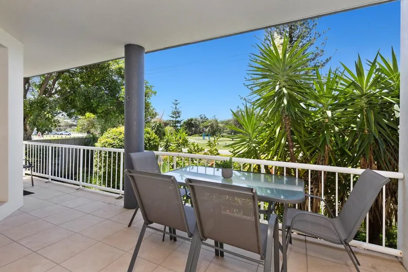 Ground Floor 2Bed Beachfront Apartment, Kingscliff - Image 1