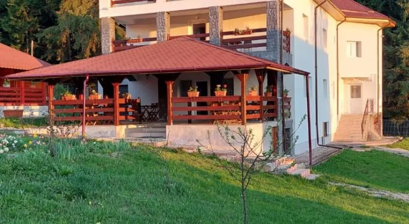 Pensiunea Mădălina - Image 1
