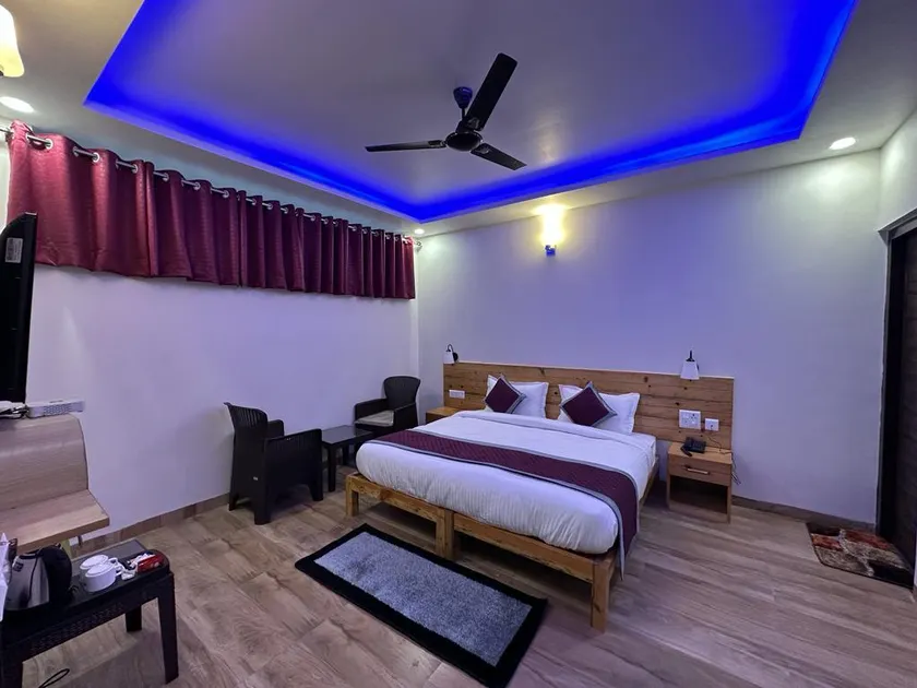 HOTEL AASARA - Image 1