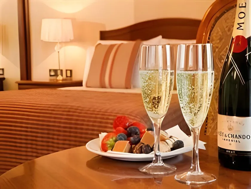 Drury Court Hotel - Image 1