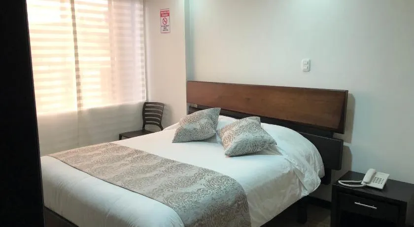 Hotel Florida ApartaSuites. - Image 1