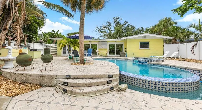4BR Spacious Paradise - Image 1