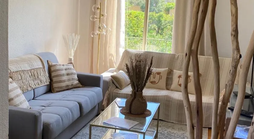 Saint Tropez Spacieux Appartement La Florida - Image 1