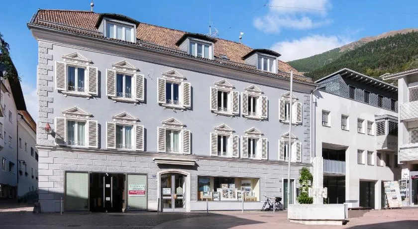 Sommavilla Apartments - Image 1
