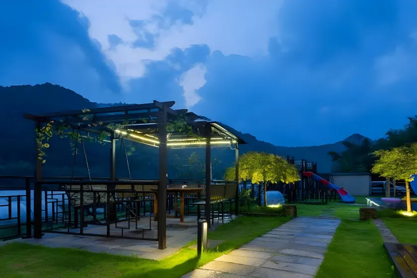 Floral Hotel·Moganshan qishantianyu Hotel - Image 1