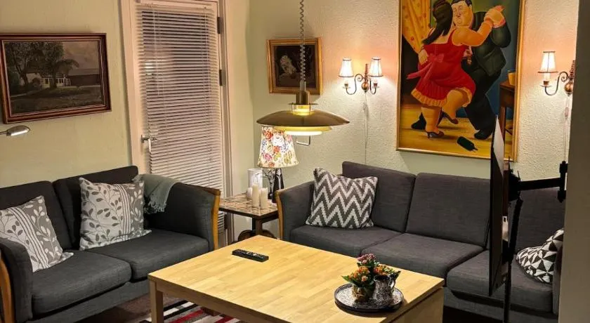 Apartment 2 min from airport 10 min to city - Image 1