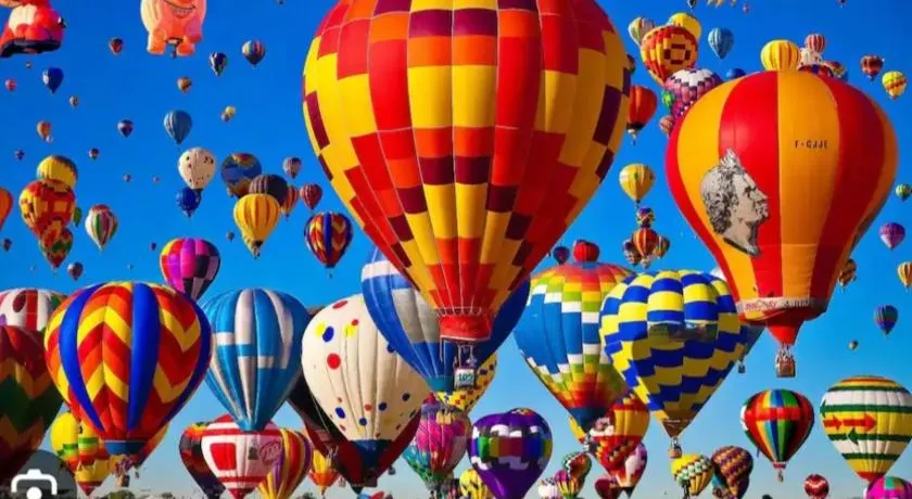 Hot Air Balloon Haven, King Bed, Office, Foosball, Basketball - Image 1