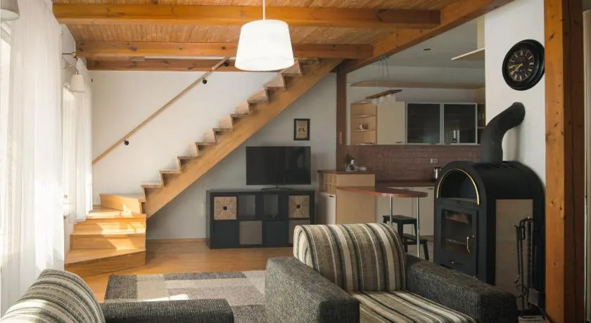 Laurentroom Townhouse - Image 1