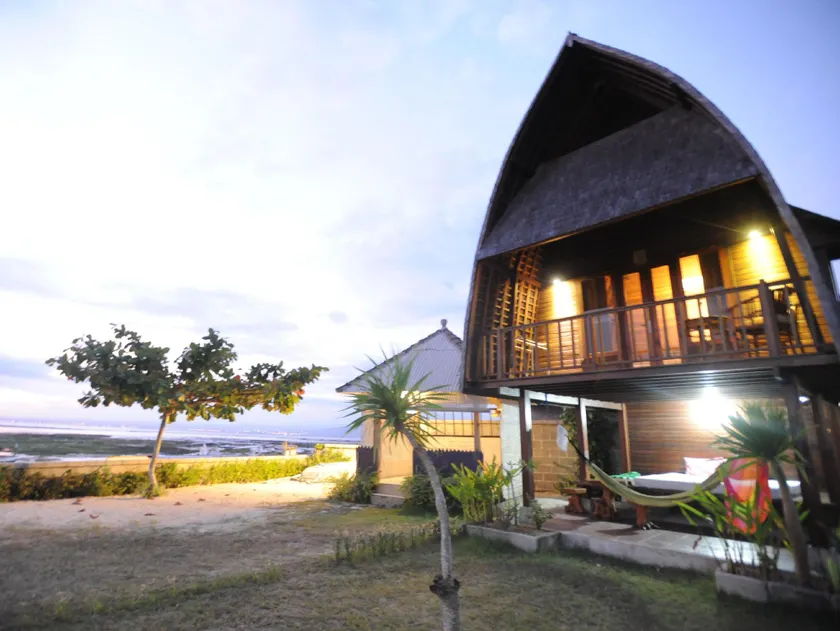 Suka Beach Bungalow - Image 1