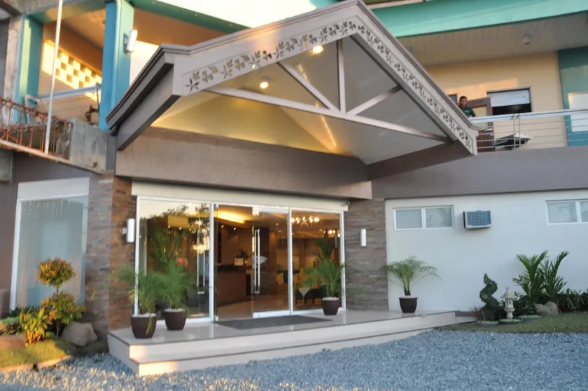 Magallanes Square Hotel - Image 1