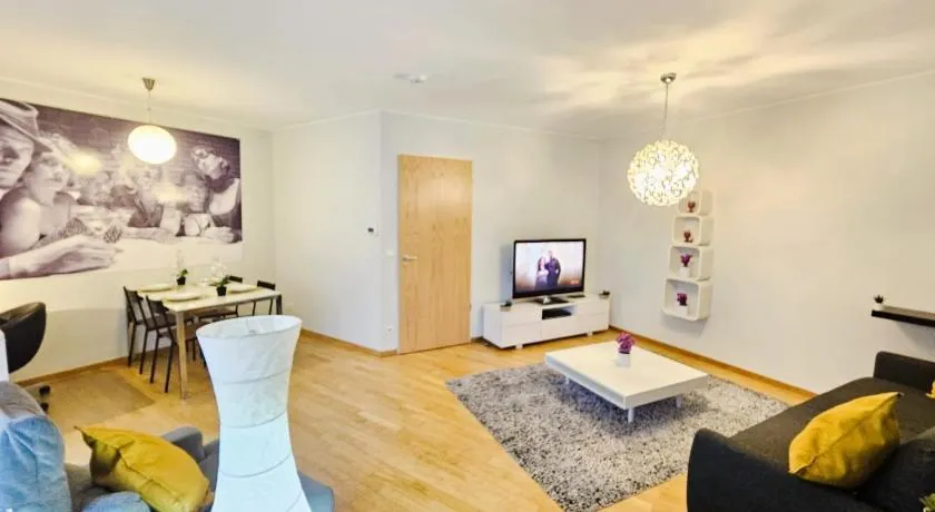 Modern City 1BR w balcony&private parking - Image 1