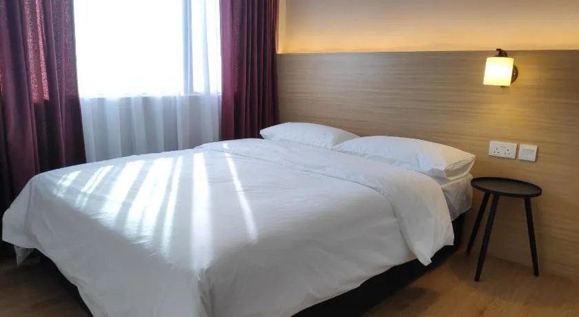 EZ Suites - Image 1