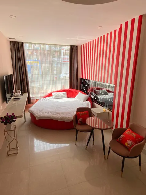 168 Express Hotel - Image 1