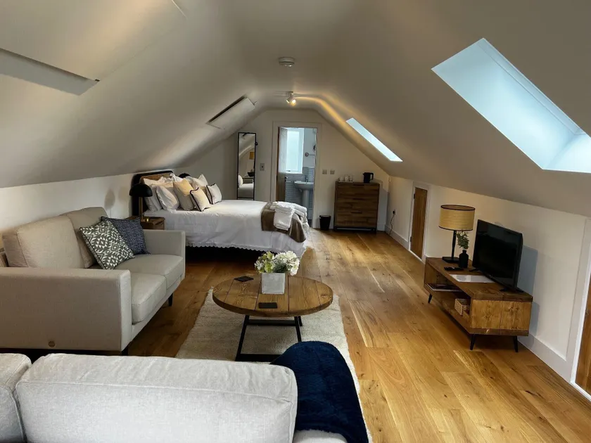 Cozy Studio Attic Retreat in Bettws Newydd - Image 1