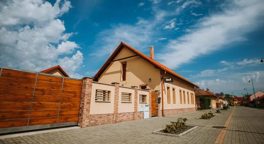 Németh Apartmanházak - Image 1
