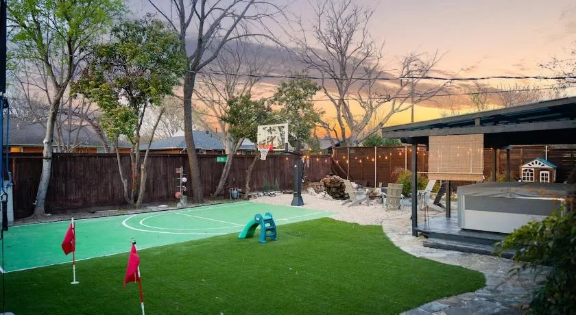 Edens Luxury 3 bed home with hot tub and grill - Image 1