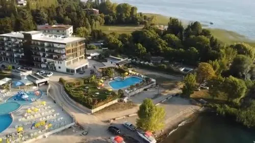 Martinas Lake Front Apartment - Image 1