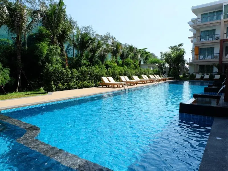 Phuket Seaview Resotel - Image 1