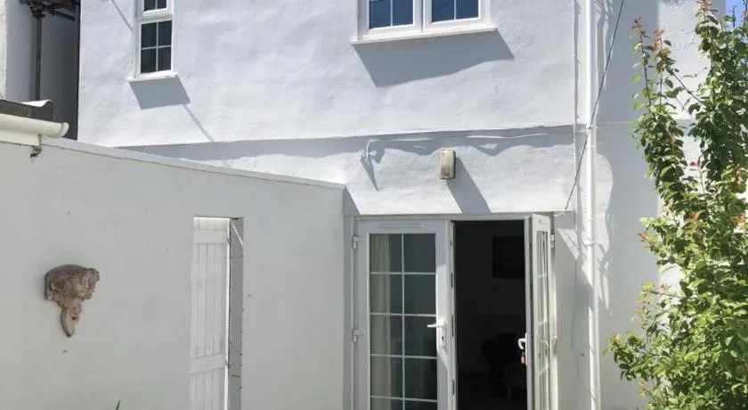 The Cottage - Image 1