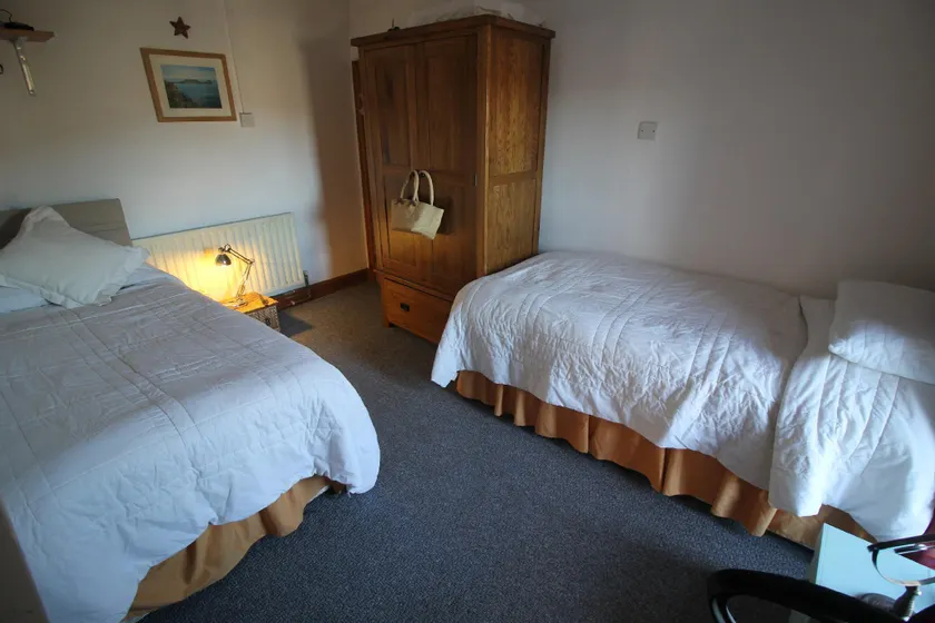 Violet Cottage 3 bedroom Apartment by Cardiff Holiday homes - Image 1