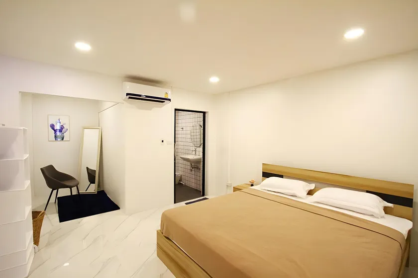 398 HOSTEL - Image 1