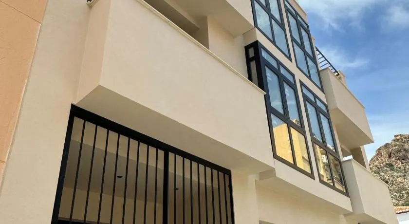 Apartamentos Cala Paraiso Embarcadero Calahonda - Image 1