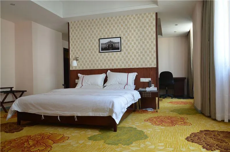 Jinyuan Holiday Hotel - Image 1