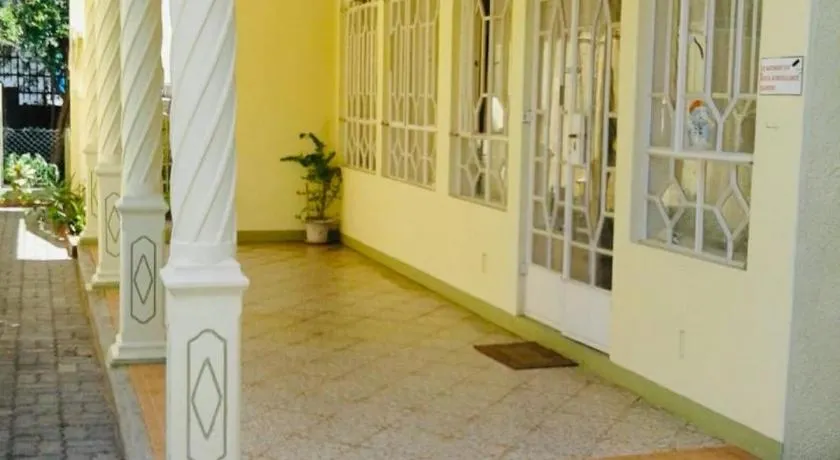 Le Serin Villa - Image 1