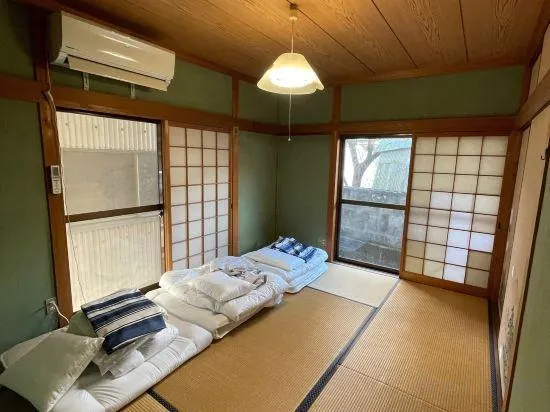 Brompton Travel Inn - Image 1