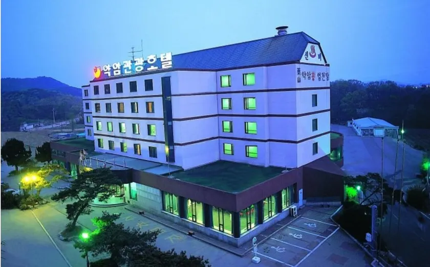 Yakam Tourist Hongyumchon Hotel - Image 1