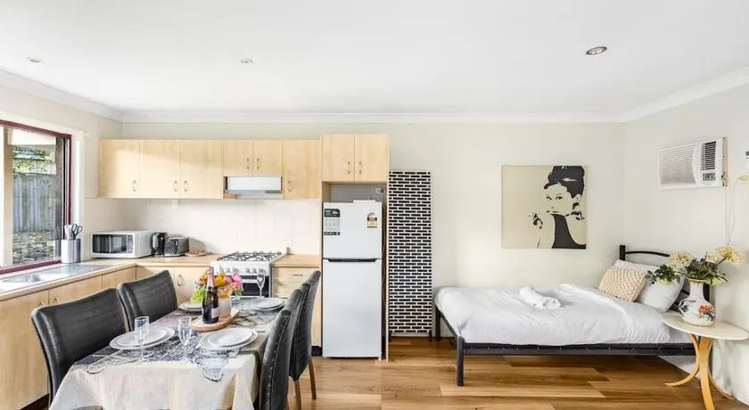 Great value Stylish 2BR Granny Flat Heritage Park - Image 1