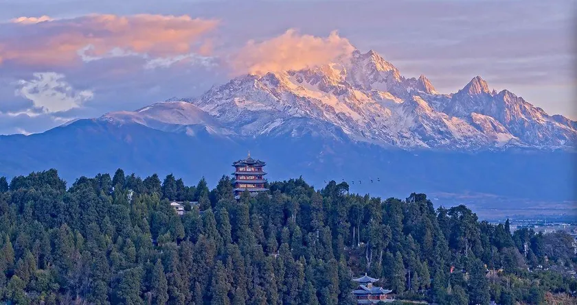Shannian·Guanxueshan|Linggansen Oxygenholiday villa (Lijiang Ancient City Dashuiche Store) - Image 1