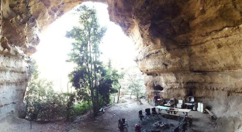 Hatter's Hideout Cave and Lodge - Image 1