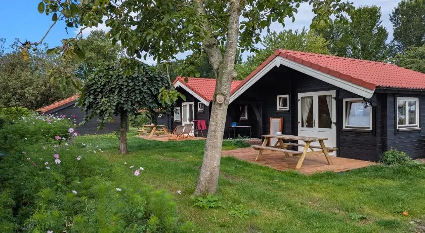 The Bee - Trekkershuts & Apartment - Image 1