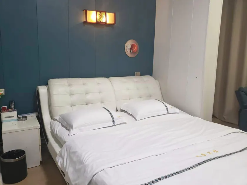 Yihao Hotel - Image 1