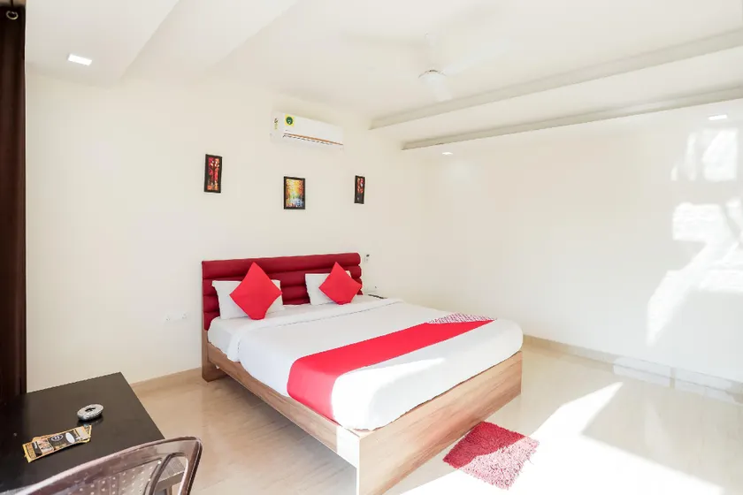 OYO 65118 Hotel Vatika - Image 1