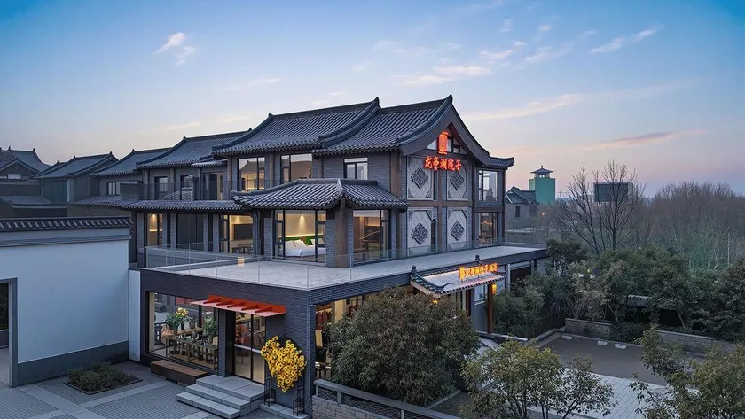 Kaifeng Millennium City Park Longting Lake Courtyard - Image 1