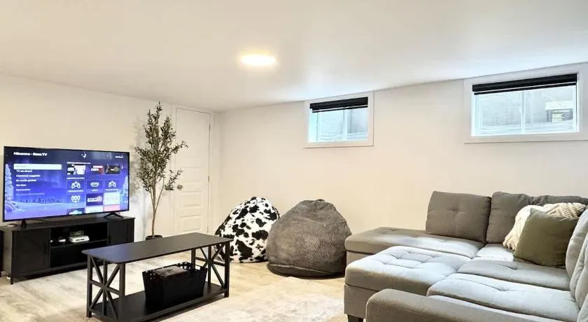 Ste-Foy urban area - 4 bedrooms - Spa - EV chrger - Image 1