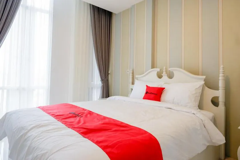 RedDoorz Plus @ Madukoro Raya Semarang - Image 1
