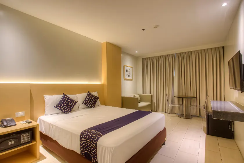 OYO 1080 THE BEST INN - Image 1