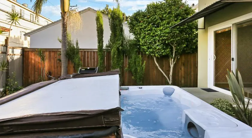 Beach Villa * Hot Tub * Steps to Beach - Image 1