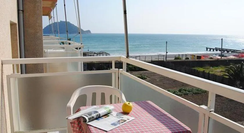 Residence Riviera - Image 1