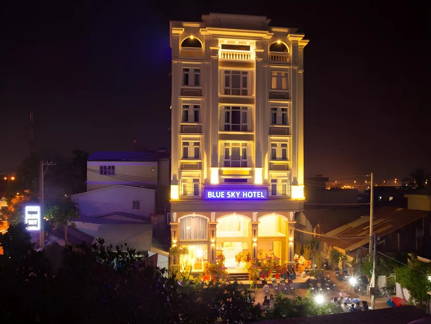 Blue Sky Phu Quoc Hotel - Image 1