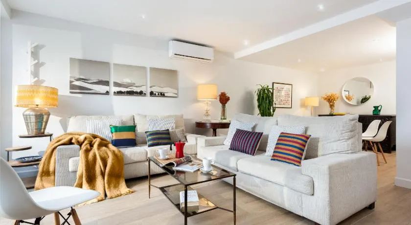 Plaza España, acogedor apartamento con patio - Image 1