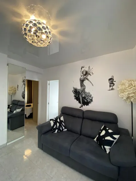 Modern Art Apartment 50m to the Beach - Image 1