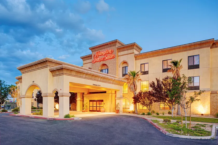 Hampton Inn & Suites Lancaster - Image 1